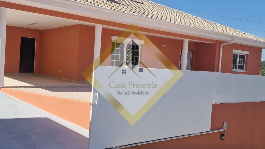 Moradia T3 para Venda em Canedo, Vale e Vila Maior