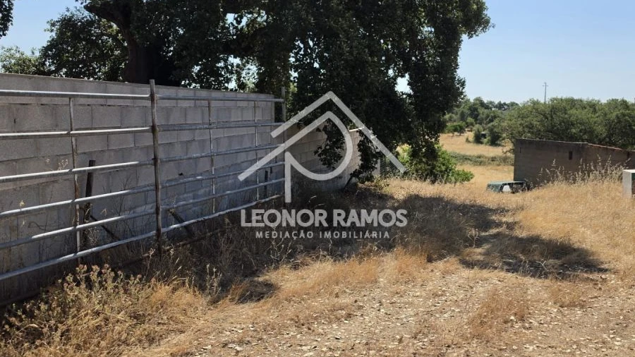 Terreno para Venda em Escalos de Cima e Lousa