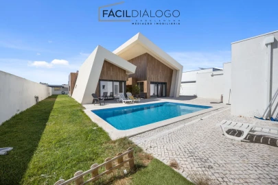 Moradia T4 para Venda em Azeitão (São Lourenço e São Simão)