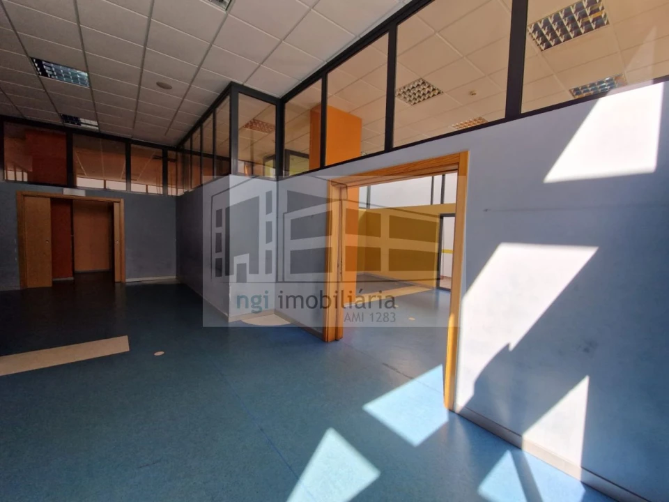 Loja para Arrendamento em Odivelas Foto 13