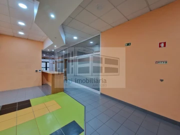 Loja para Arrendamento em Odivelas