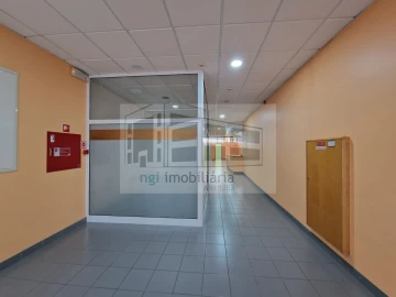 Loja para Arrendamento em Odivelas