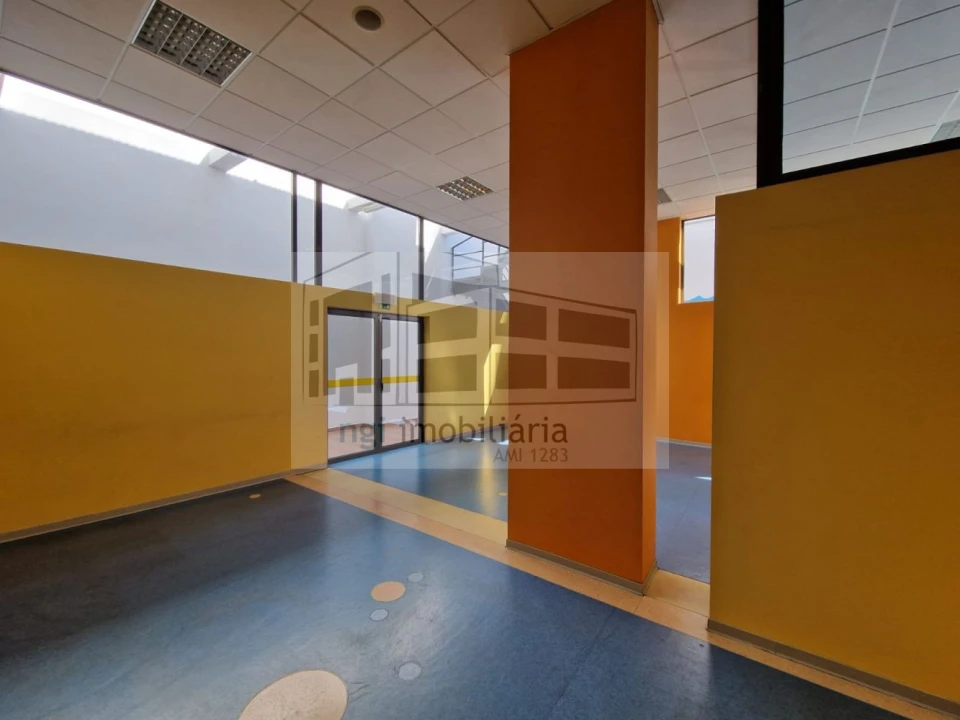 Loja para Arrendamento em Odivelas Foto 11
