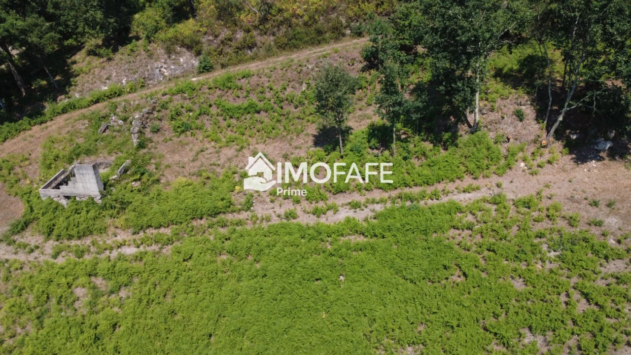 Terreno para Venda em Vale de Bouro Foto 11
