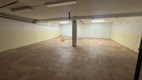 Loja para Arrendamento em Eiras e São Paulo de Frades