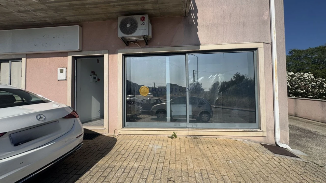 Loja para Arrendamento em Eiras e São Paulo de Frades Foto 1