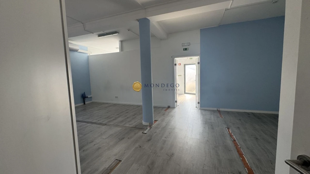 Loja para Arrendamento em Eiras e São Paulo de Frades Foto 8