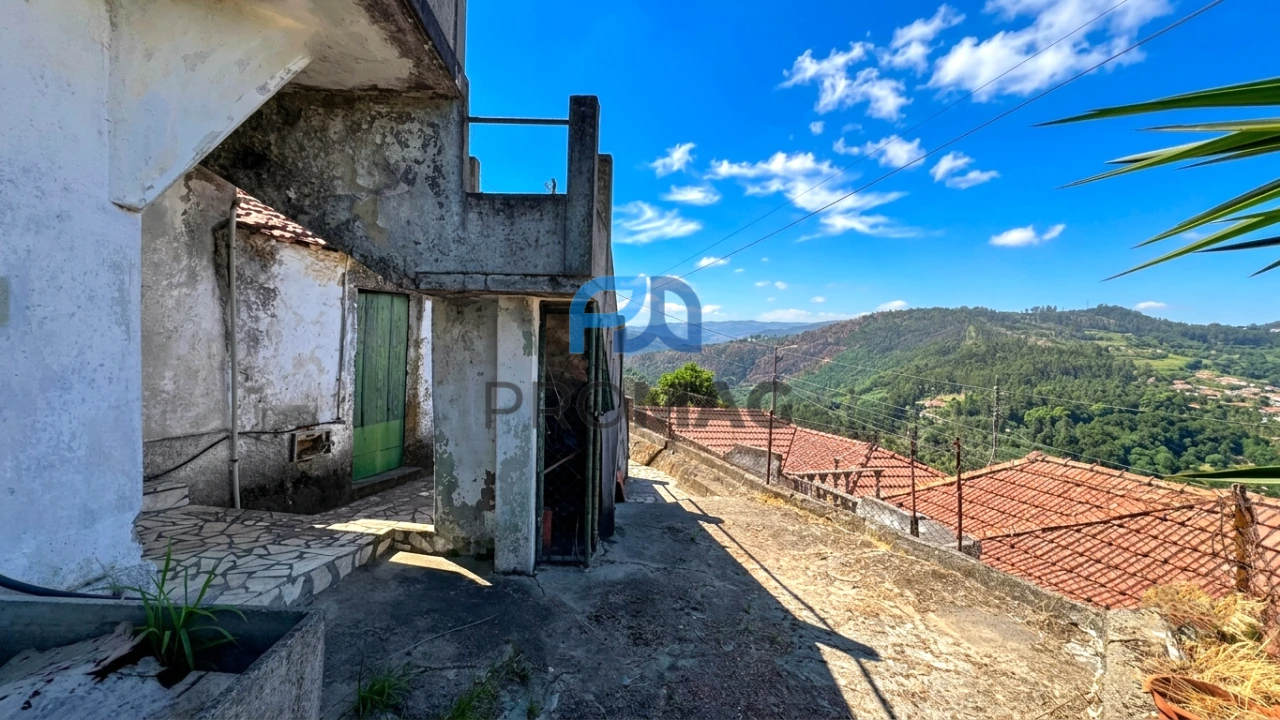Moradia T3 para Venda em Souselo Foto 8