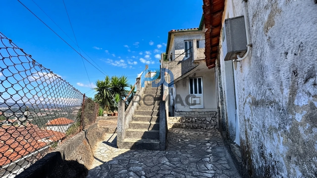 Moradia T3 para Venda em Souselo Foto 5