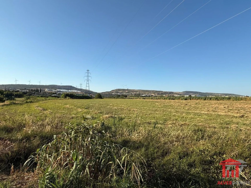 Terreno para Venda em Santo Antão e São Julião do Tojal Foto 2