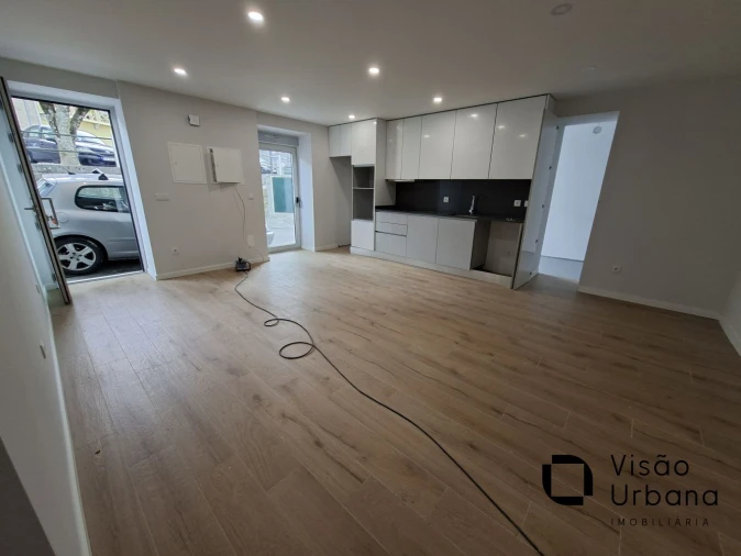 Apartamento T2 para Venda em Cavernães Foto 3