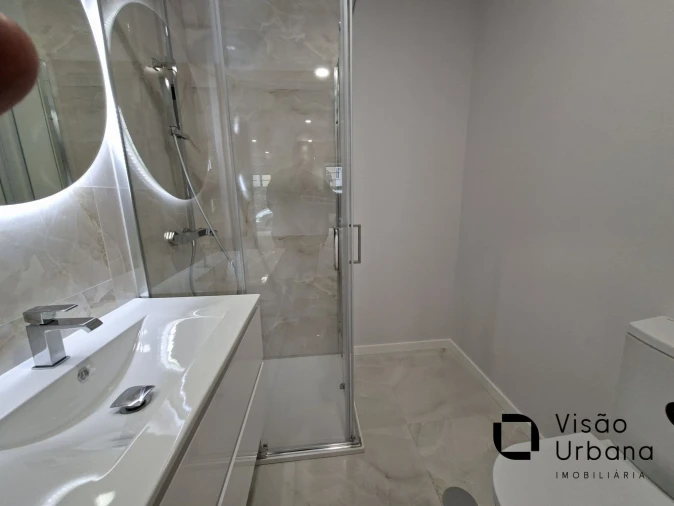 Apartamento T2 para Venda em Cavernães Foto 11