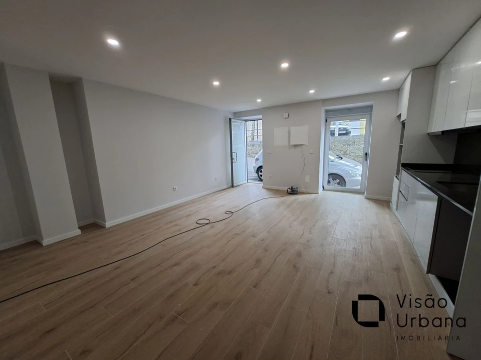 Apartamento T2 para Venda em Cavernães Foto 5