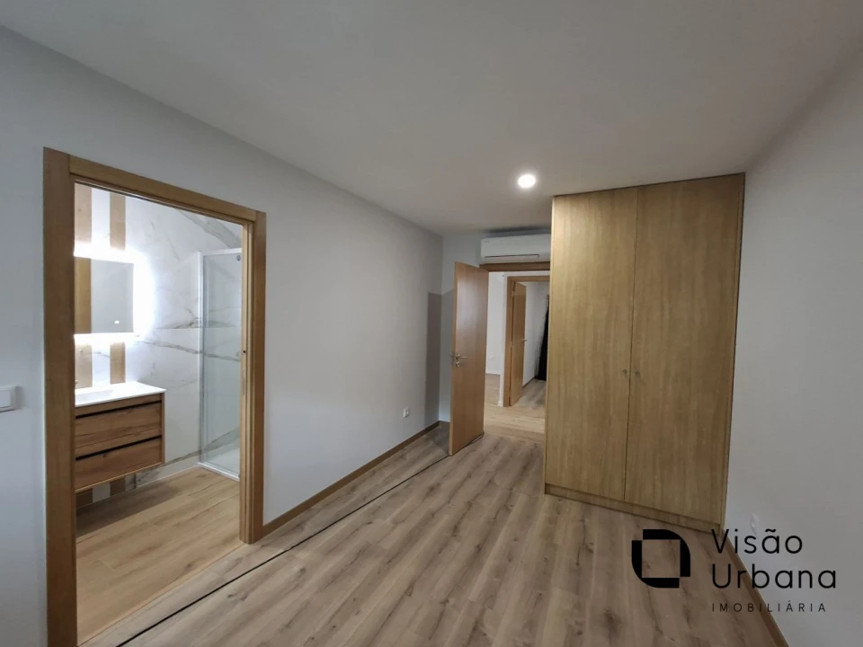Apartamento T2 para Venda em Cavernães Foto 1