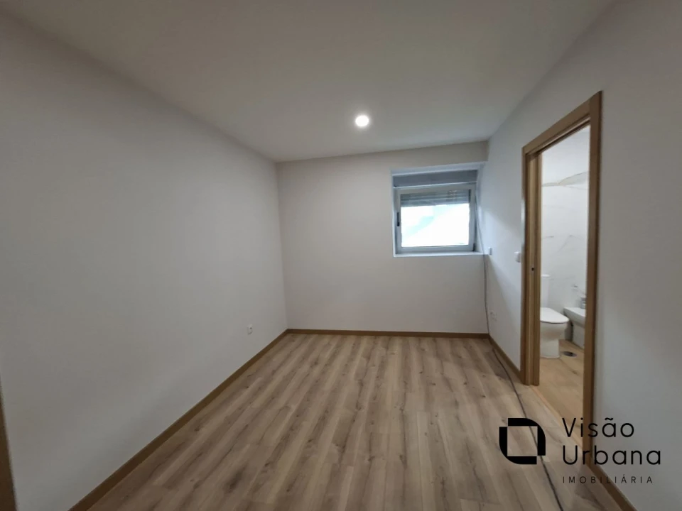 Apartamento T2 para Venda em Cavernães Foto 2