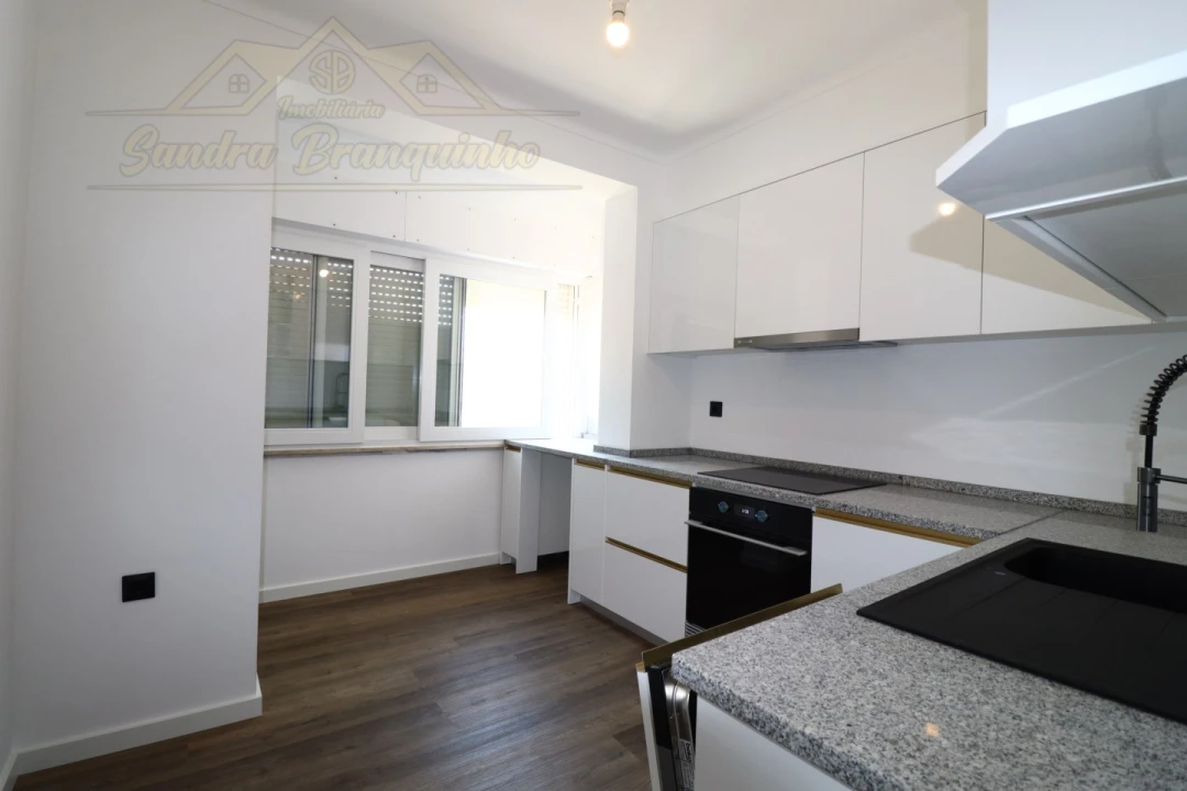 Apartamento T2 para Venda em Silveira Foto 3