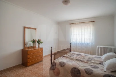 Moradia T2 para Venda em Painho e Figueiros