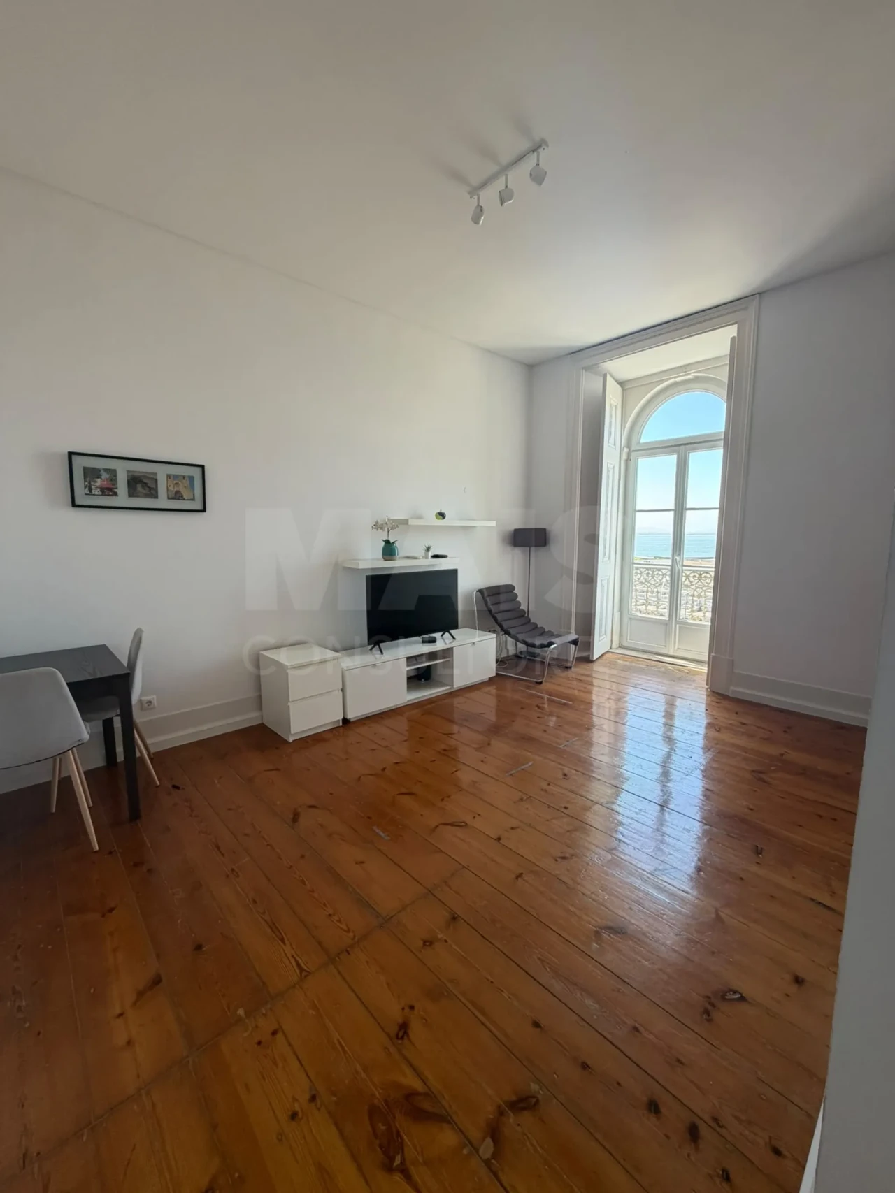 Apartamento T1 para Arrendamento em Misericórdia Foto 2
