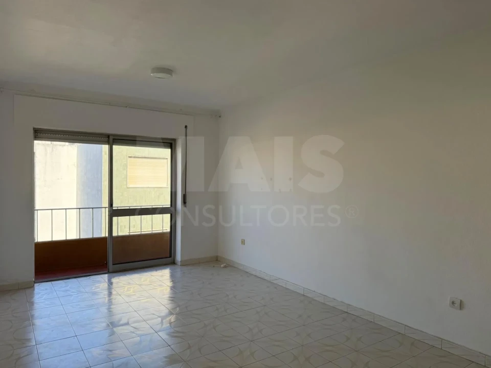 Apartamento T3 para Venda em Bombarral e Vale Covo Foto 2