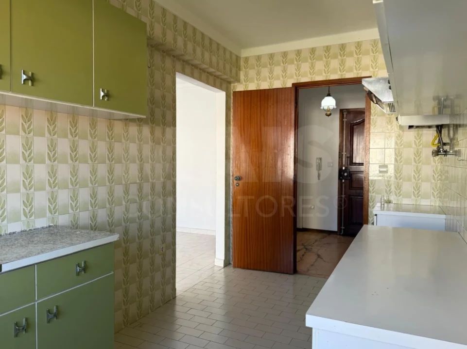 Apartamento T3 para Venda em Bombarral e Vale Covo Foto 7