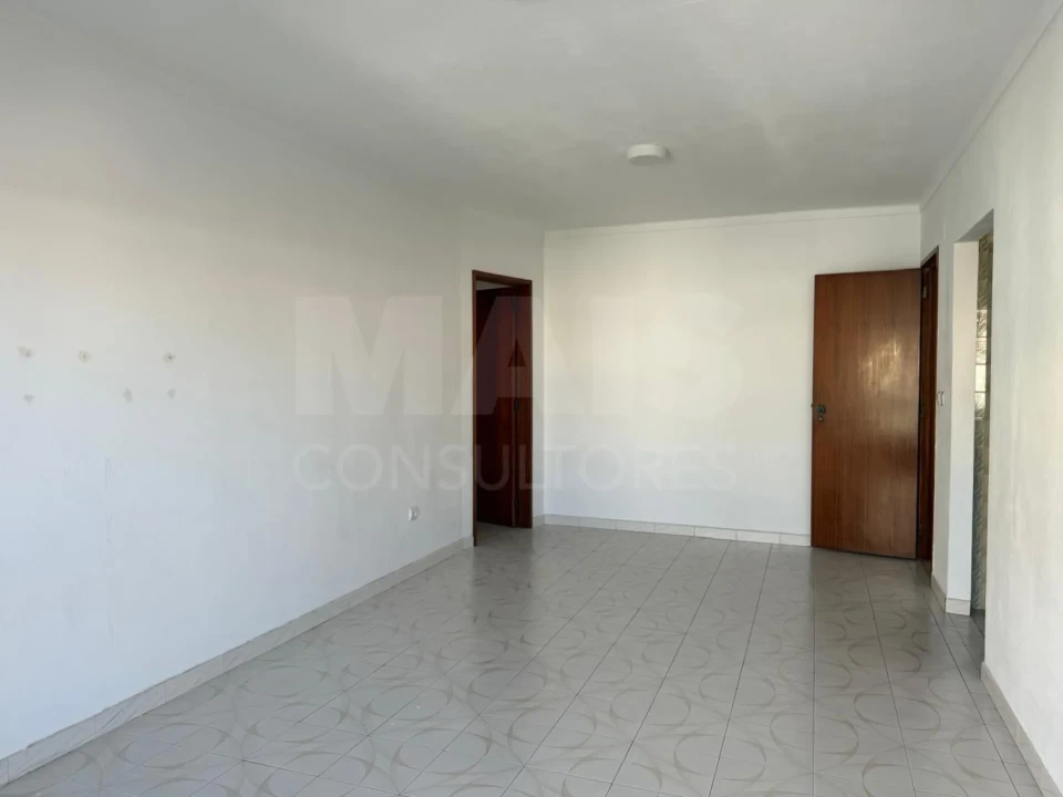Apartamento T3 para Venda em Bombarral e Vale Covo Foto 8