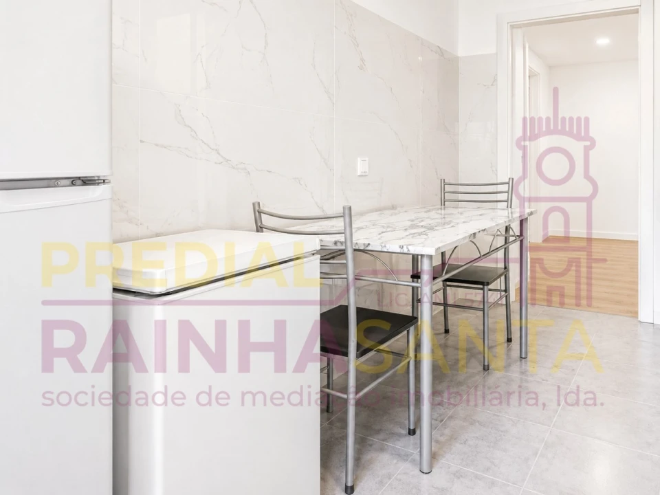 Apartamento T3 para Venda em Sé Nova, Santa Cruz, Almedina e São Bartolomeu Foto 18
