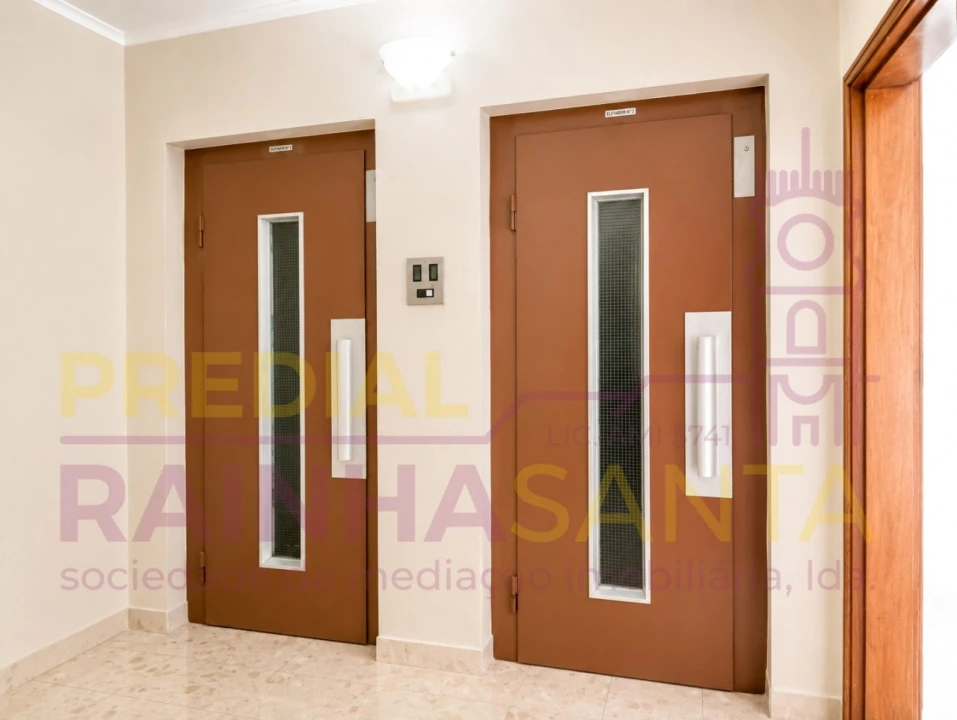 Apartamento T3 para Venda em Sé Nova, Santa Cruz, Almedina e São Bartolomeu Foto 37