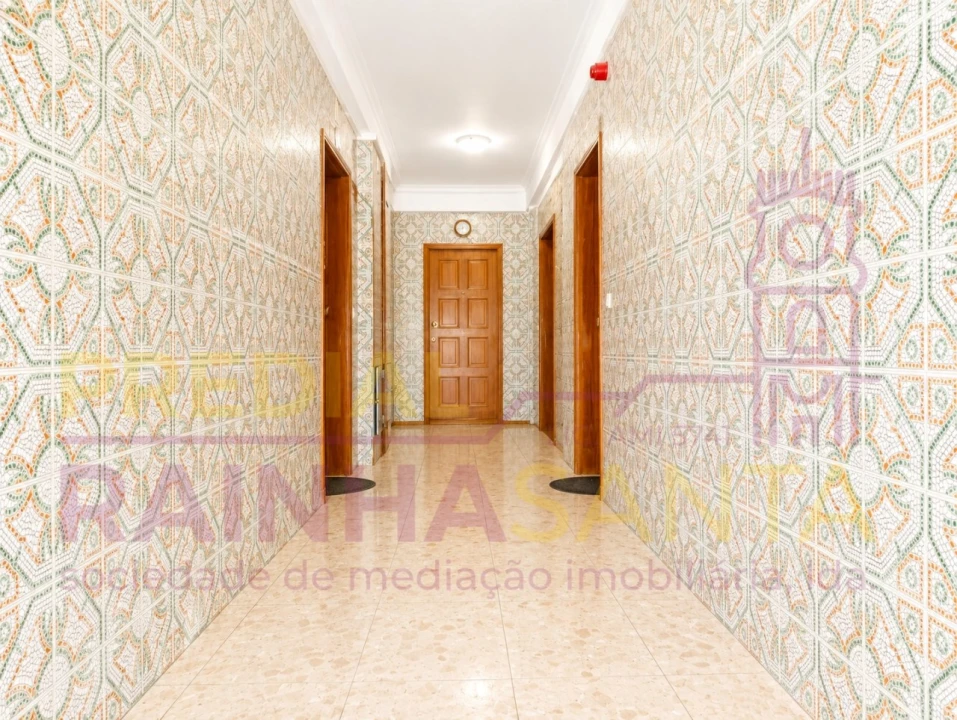 Apartamento T3 para Venda em Sé Nova, Santa Cruz, Almedina e São Bartolomeu Foto 38