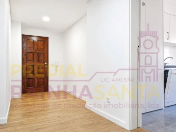 Apartamento T3 para Venda em Sé Nova, Santa Cruz, Almedina e São Bartolomeu