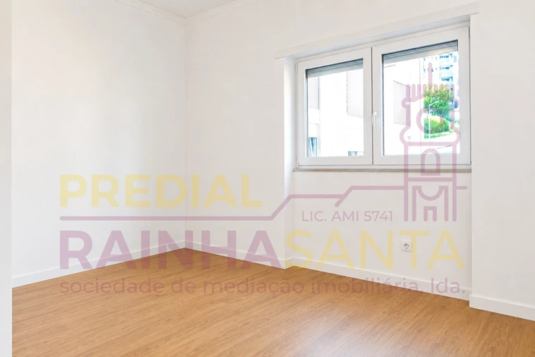 Apartamento T3 para Venda em Sé Nova, Santa Cruz, Almedina e São Bartolomeu Foto 17