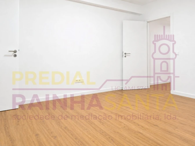 Apartamento T3 para Venda em Sé Nova, Santa Cruz, Almedina e São Bartolomeu Foto 32