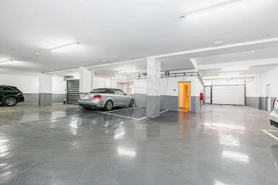 Garagem para Arrendamento em Campolide