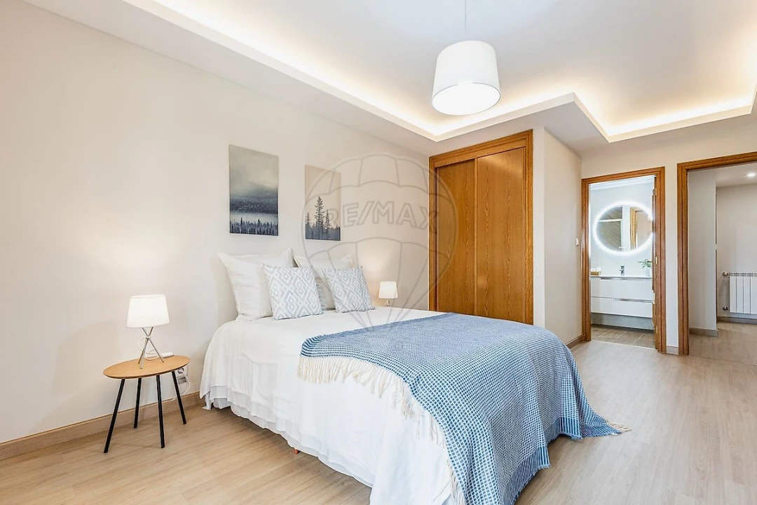 Apartamento T2 para Arrendamento em Alfragide Foto 7