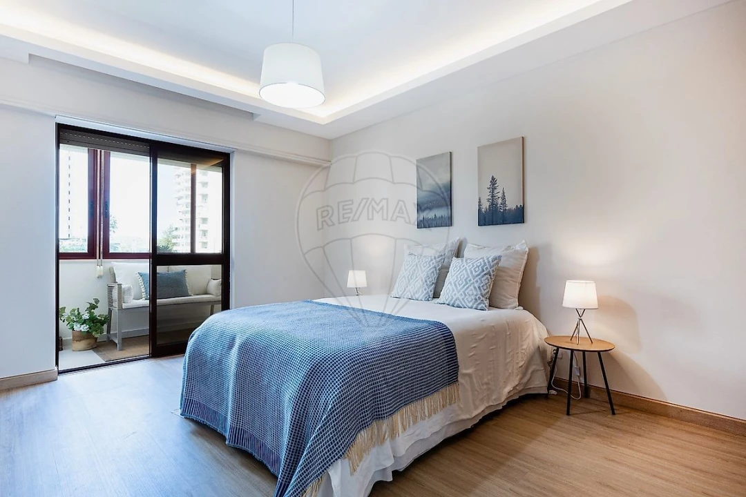 Apartamento T2 para Arrendamento em Alfragide Foto 8