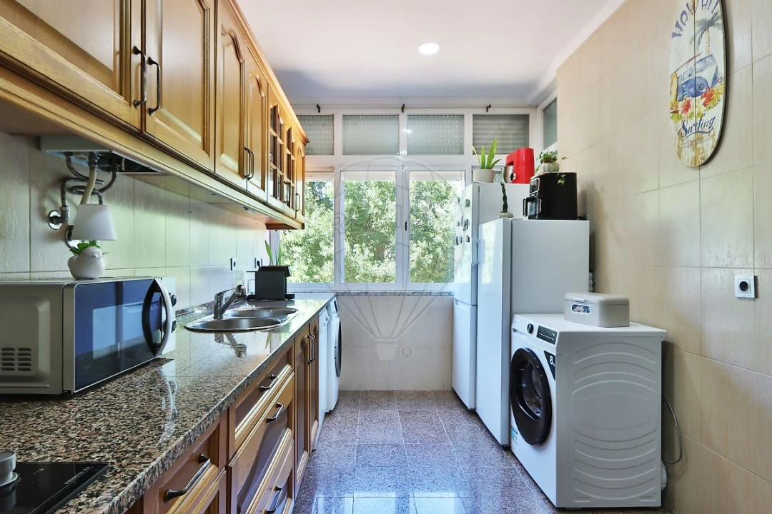 Apartamento T2 para Venda em Algueirão-Mem Martins Foto 2
