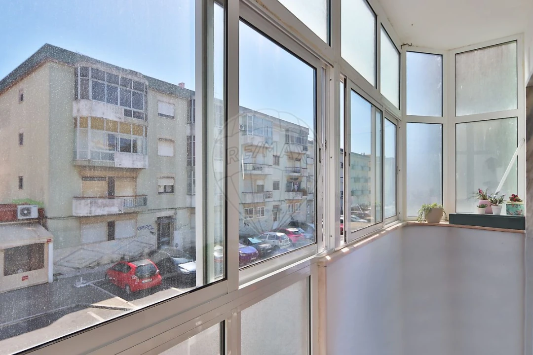 Apartamento T2 para Venda em Algueirão-Mem Martins Foto 12