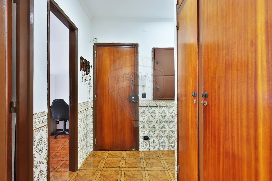 Apartamento T2 para Venda em Algueirão-Mem Martins Foto 15
