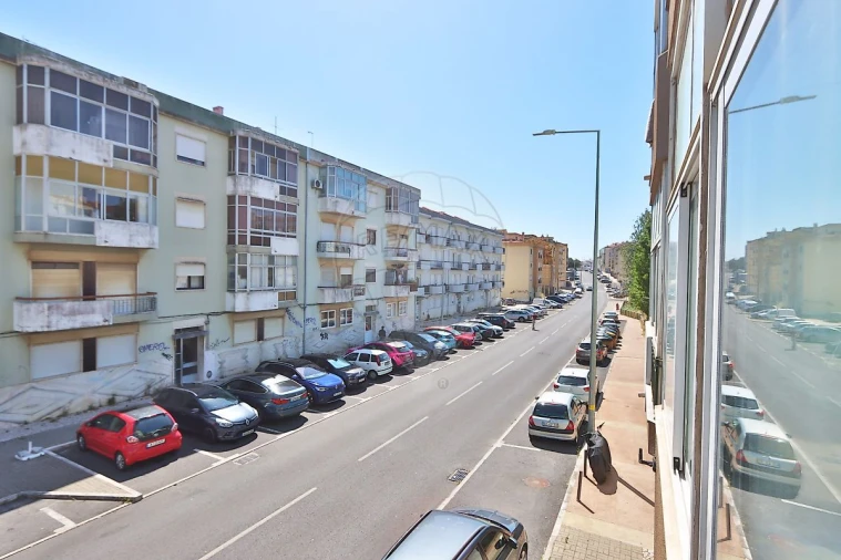 Apartamento T2 para Venda em Algueirão-Mem Martins Foto 16