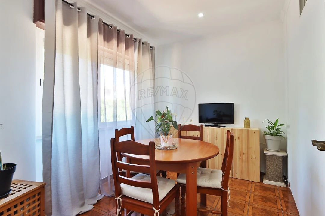 Apartamento T2 para Venda em Algueirão-Mem Martins Foto 6