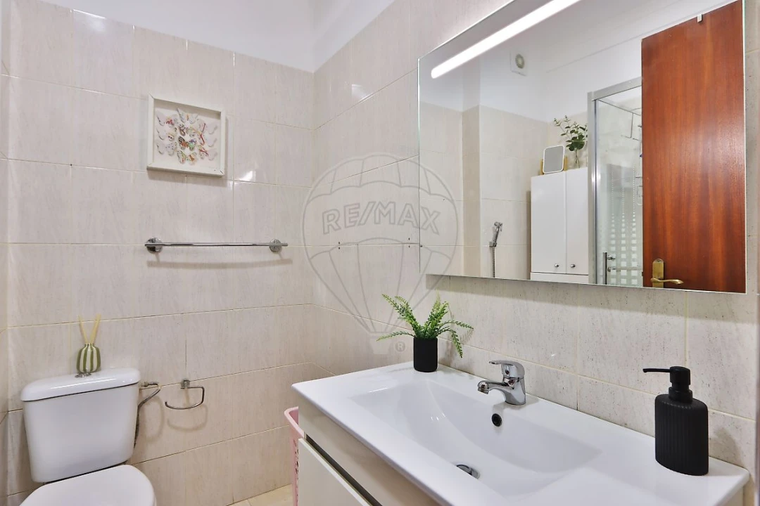 Apartamento T2 para Venda em Algueirão-Mem Martins Foto 14