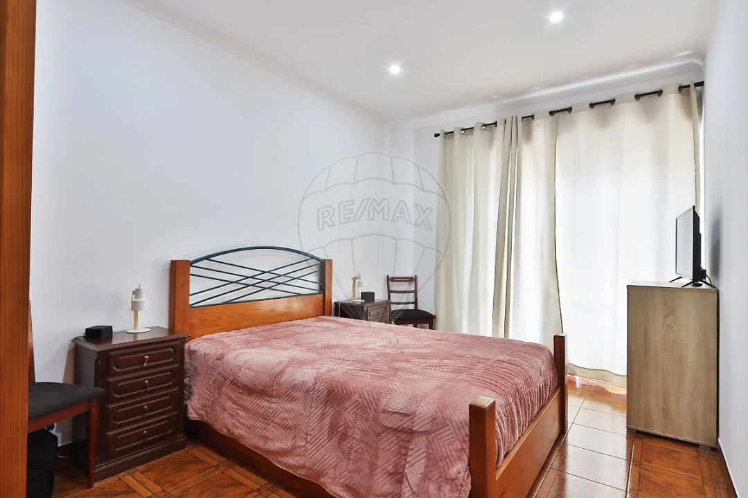 Apartamento T2 para Venda em Algueirão-Mem Martins Foto 9