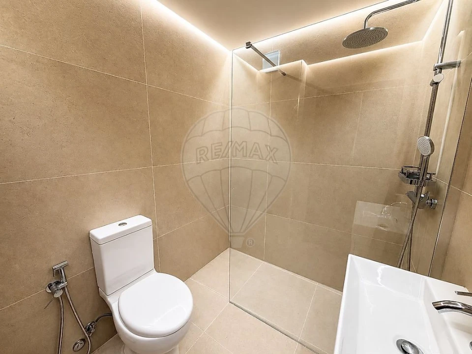 Apartamento T2 para Venda em Oliveira do Douro Foto 3