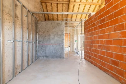Moradia T2 para Venda em Santa Maria, São Pedro e Matacães