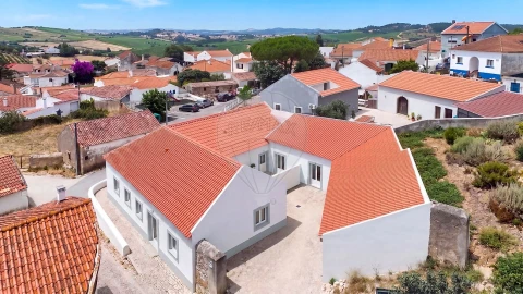 Moradia T2 para Venda em Santa Maria, São Pedro e Matacães