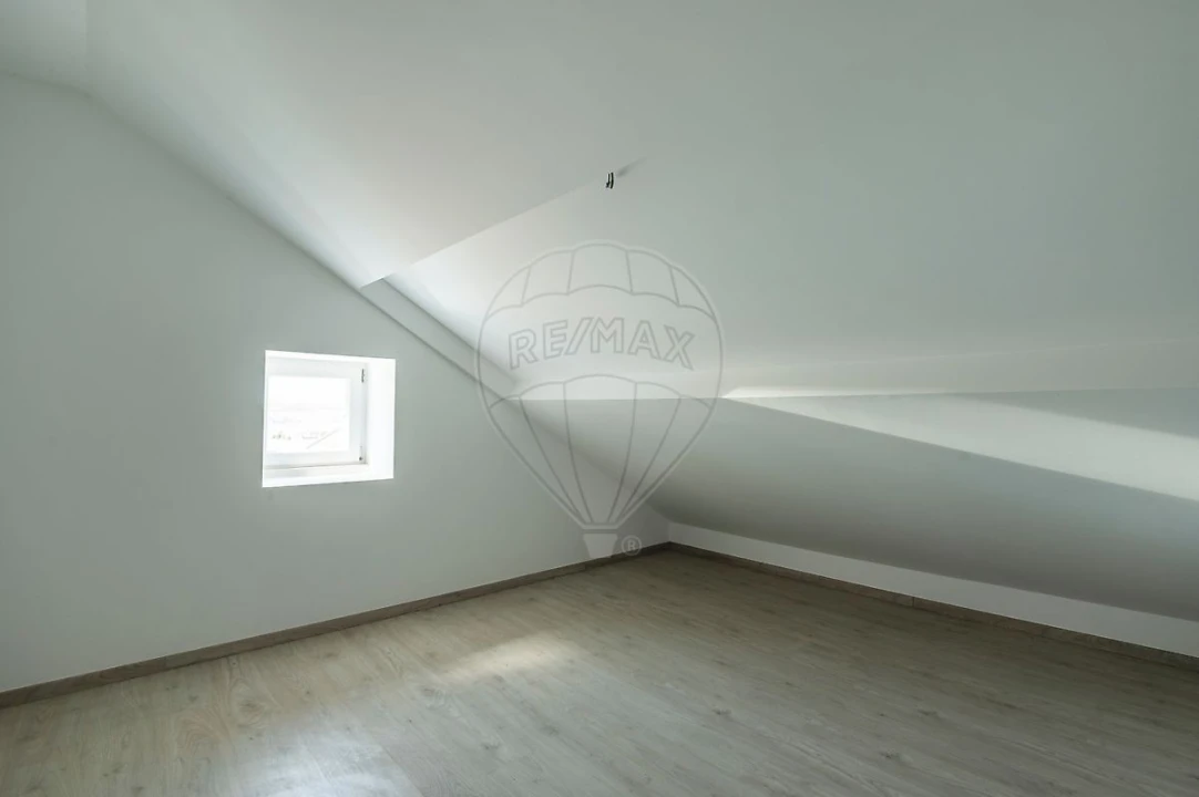 Apartamento T2 para Arrendamento em Ajuda Foto 6