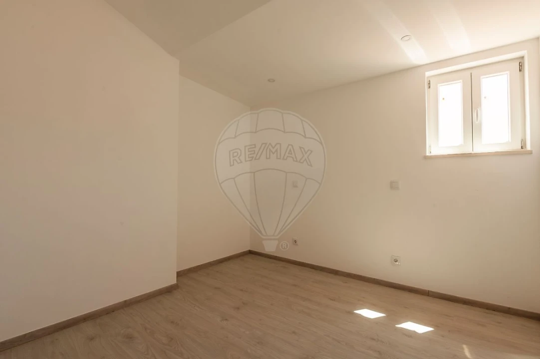 Apartamento T2 para Arrendamento em Ajuda Foto 5