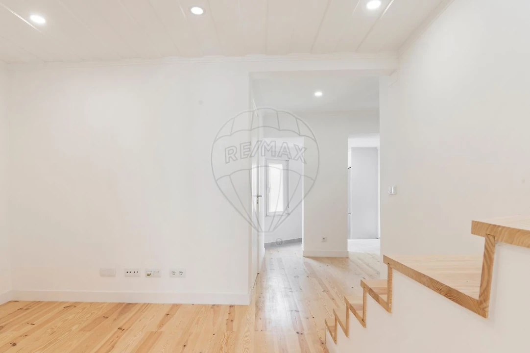 Apartamento T3 para Arrendamento em São Vicente Foto 18