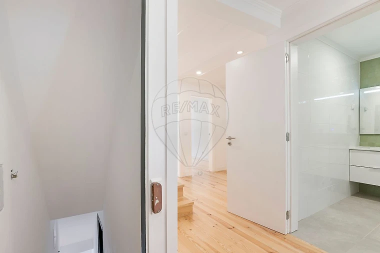 Apartamento T3 para Arrendamento em São Vicente Foto 3