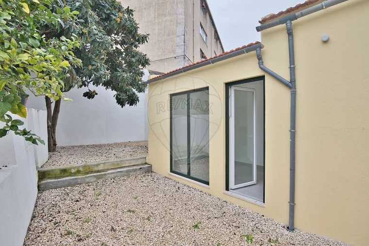 Apartamento T3 para Arrendamento em São Vicente Foto 25