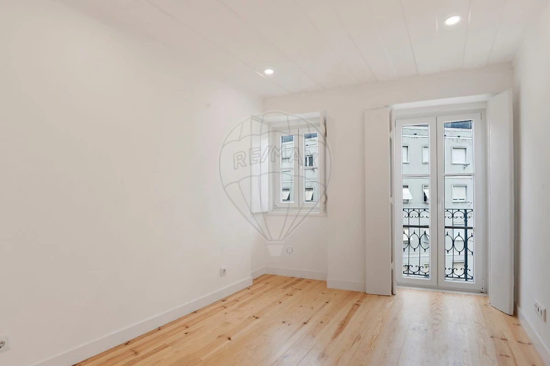 Apartamento T3 para Arrendamento em São Vicente Foto 4